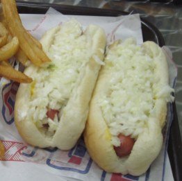 Montreal_steamie_hotdog
